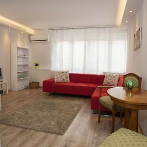 Ilona 2 bedrooms apartment in the center